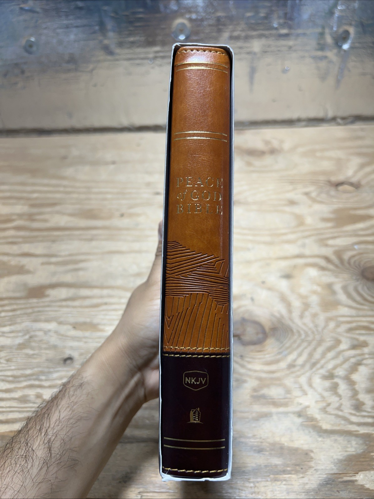 NKJV, Peace of God Bible (4893BRN – Brown Leathersoft)
