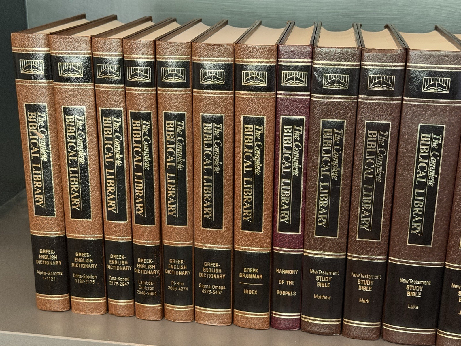 The Complete Biblical Library of the New Testament – 100% full set in 17 volumes