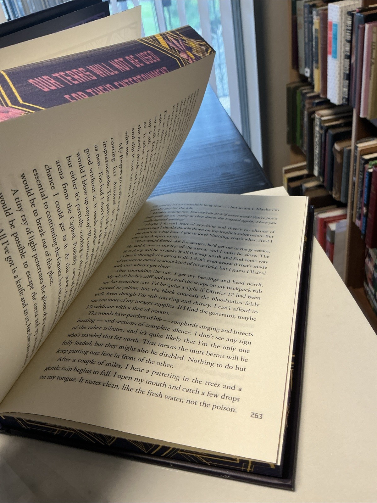 DELUXE SPRAYED EDGES ED. Suzanne Collins SUNRISE ON THE REAPING