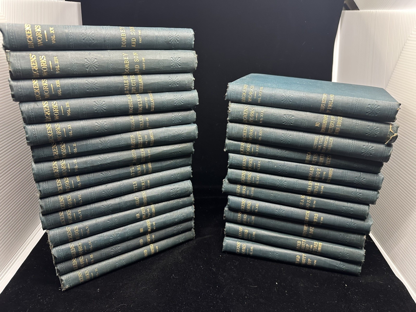 THE WORKS OF CHARLES DICKENS 1911 Collier 25 Volumes Set Vintage Lot