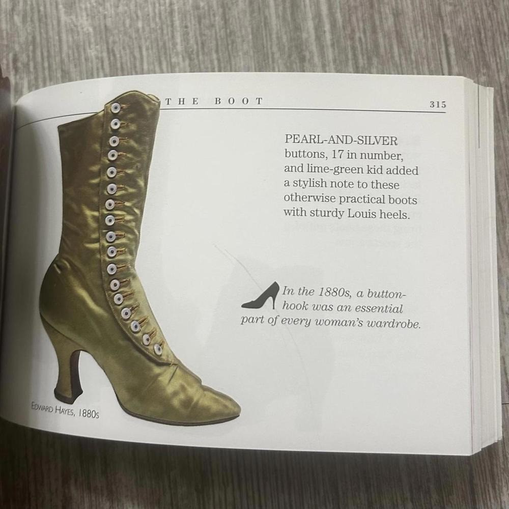 Unbranded Shoes Book